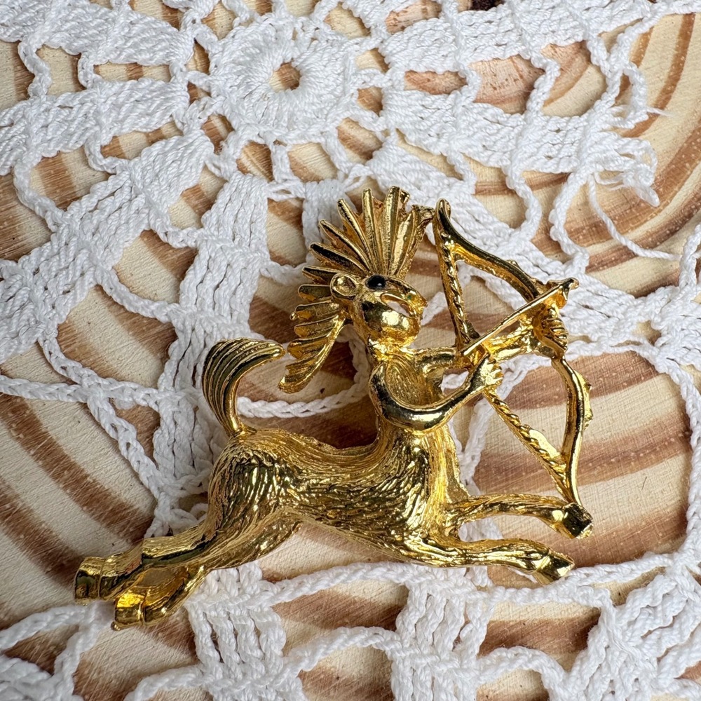 Vintage Unsigned Gold Tone Centaur Brooch Sagittarius